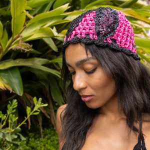 Copricapo Crochet con paillettes Vulcano, fucsia e nero