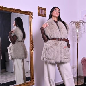 Morbido, strutturato e irresistibilmente chic: il gilet che ridefinisce il concetto di inverno